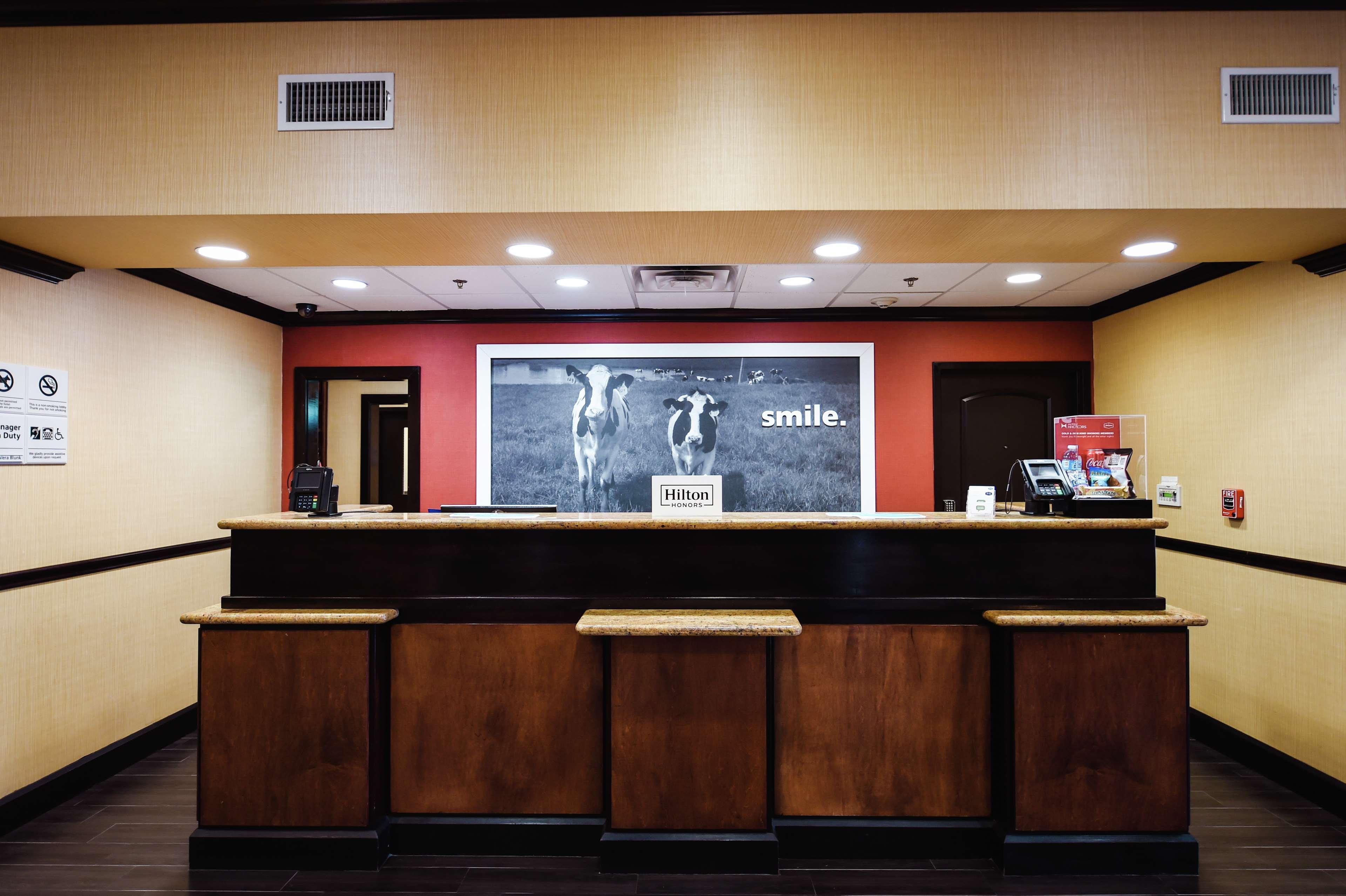 Hampton Inn & Suites Pine Bluff Exterior foto