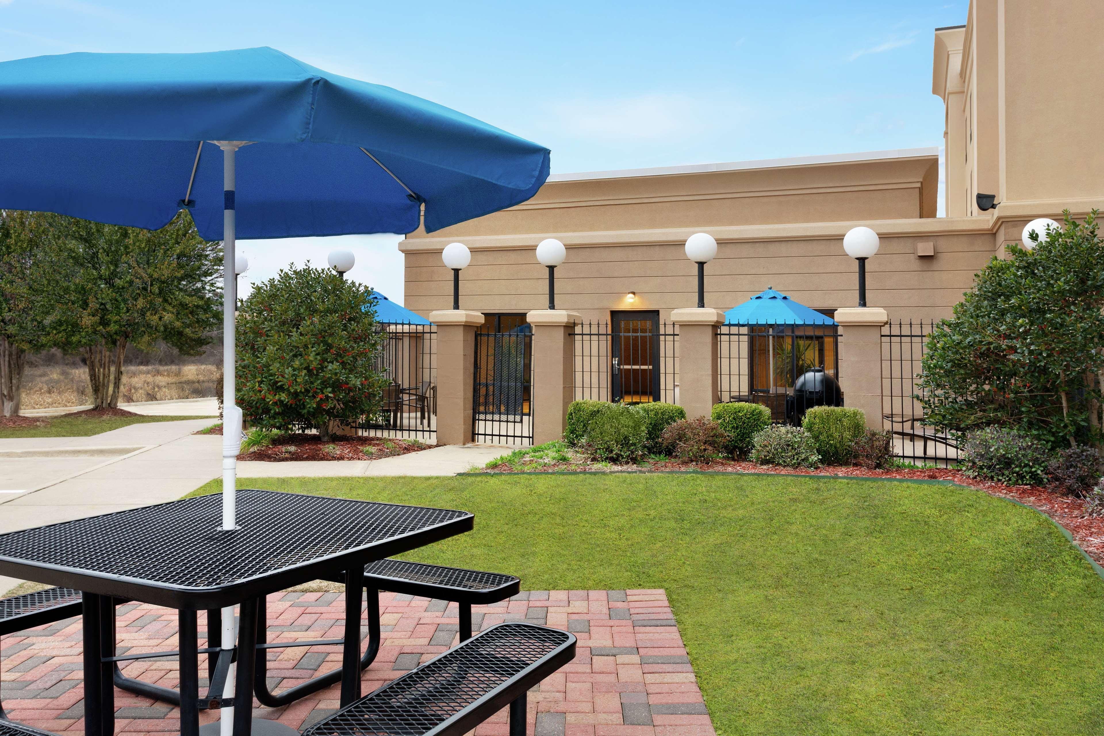 Hampton Inn & Suites Pine Bluff Exterior foto